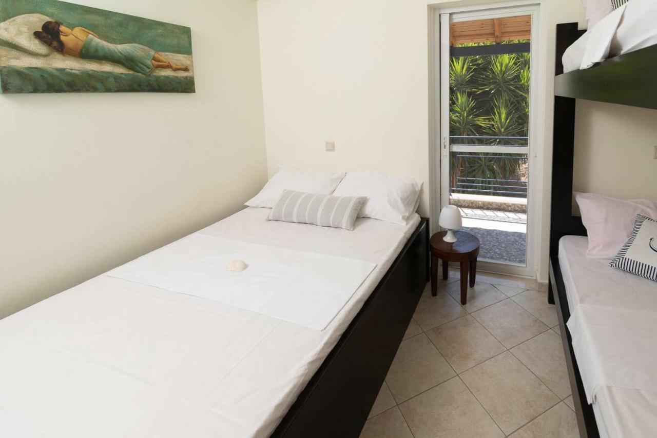 Seaview Flat Steps To The Beach Karavostasi  Exterior foto